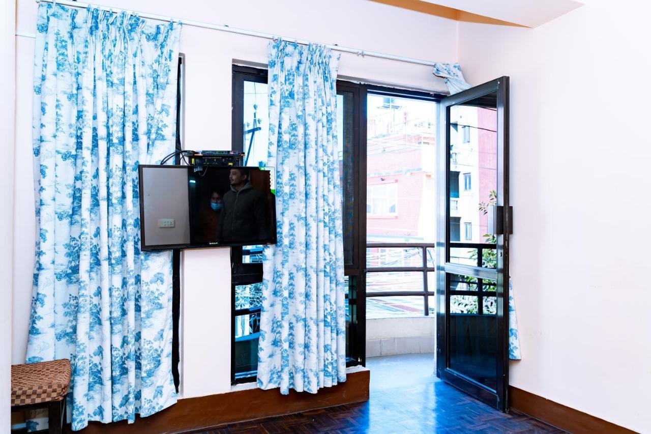 Kbb Hotel And Apartments Hosted By Hostmandu Lalitpur Екстериор снимка